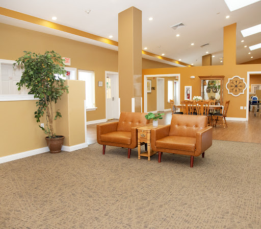 A cozy lobby featuring comfortable seating and a welcoming atmosphere.