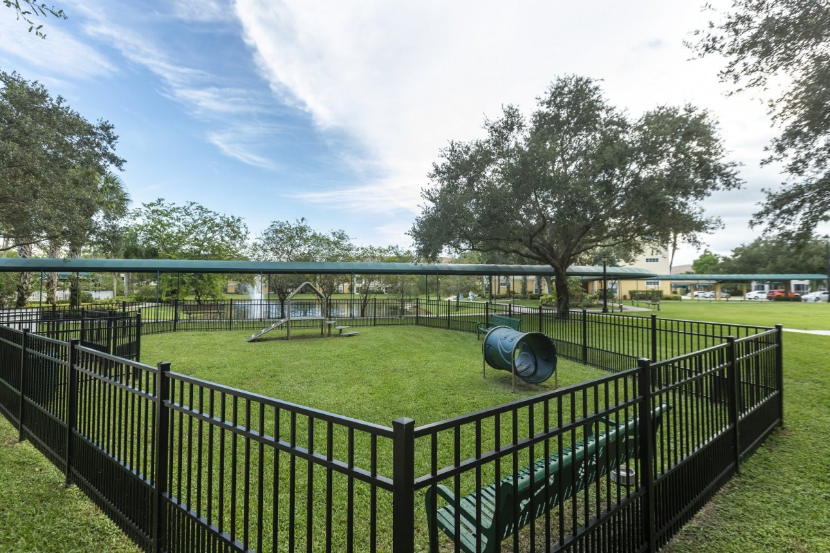 Aston Gardens at Parkland Commons