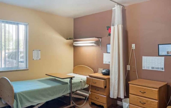 Colonial Columns Nursing Center