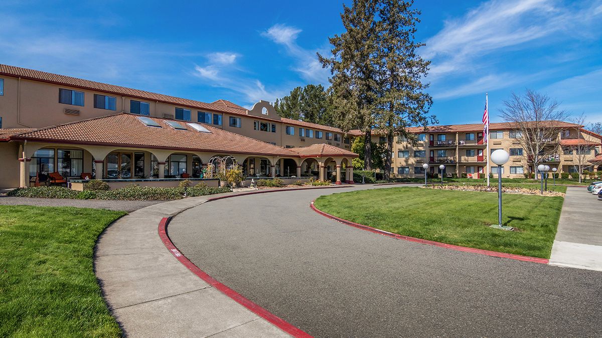 Holiday Redwood Retirement Residence