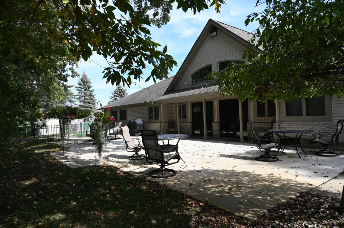 Leisure Manor Residence For Srs
