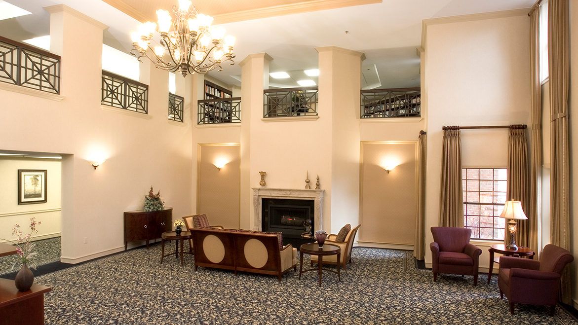 Oakmont Manor