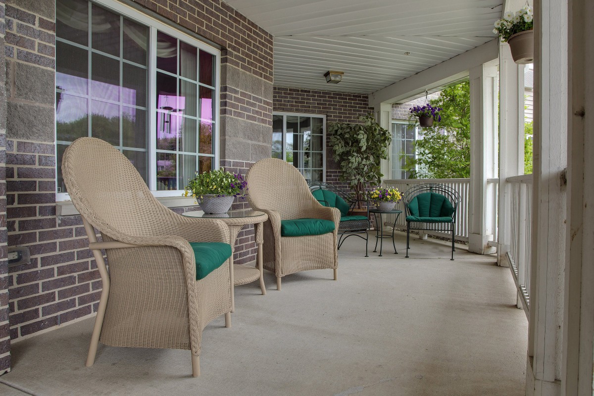 Grand Emerald Place
