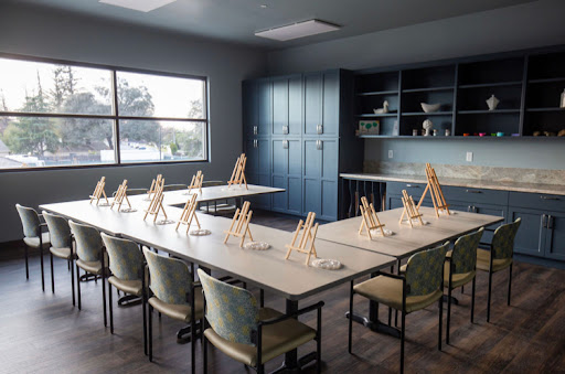 A well-designed meeting room equipped for creativity and collaboration.