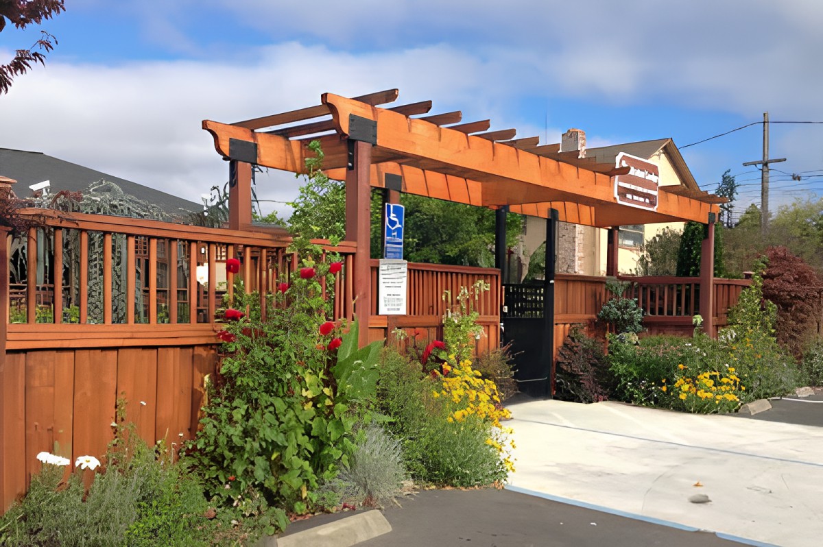 Mirabel Lodge At Carnation