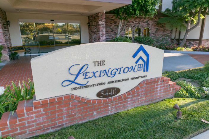 The entrance sign for The Lexington Club, a residential community.