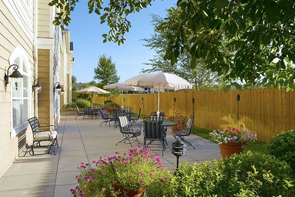 Lakewood Reserve Senior Living