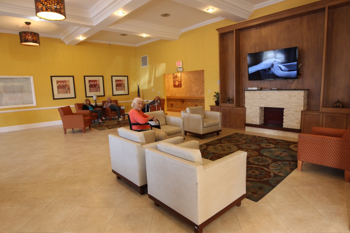 Colonial at Boynton Beach