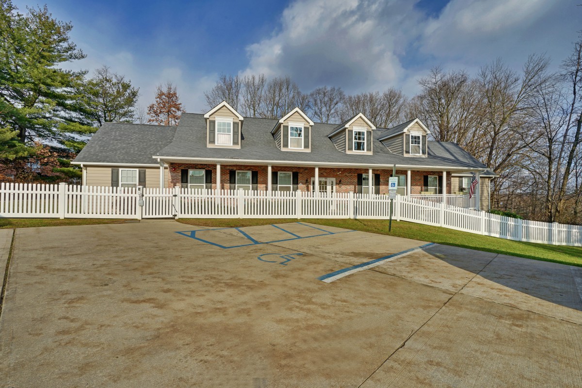Fox Trail Memory Care Living at South River