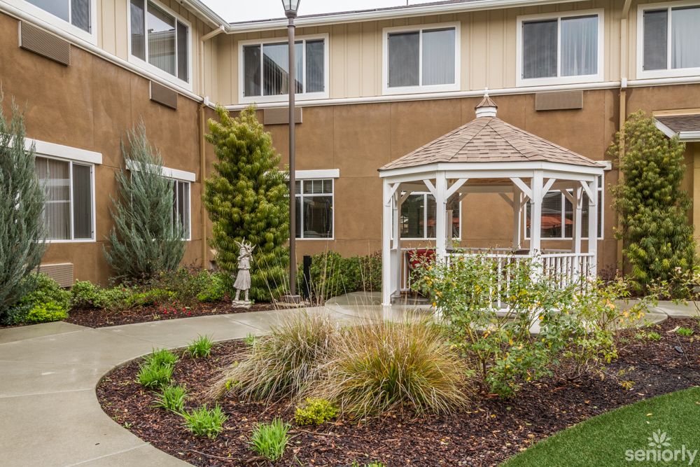 Carlton Senior Living Elk Grove