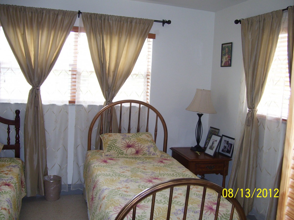 Avon Manor