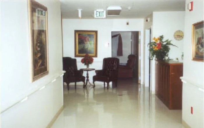 Knollwood Manor