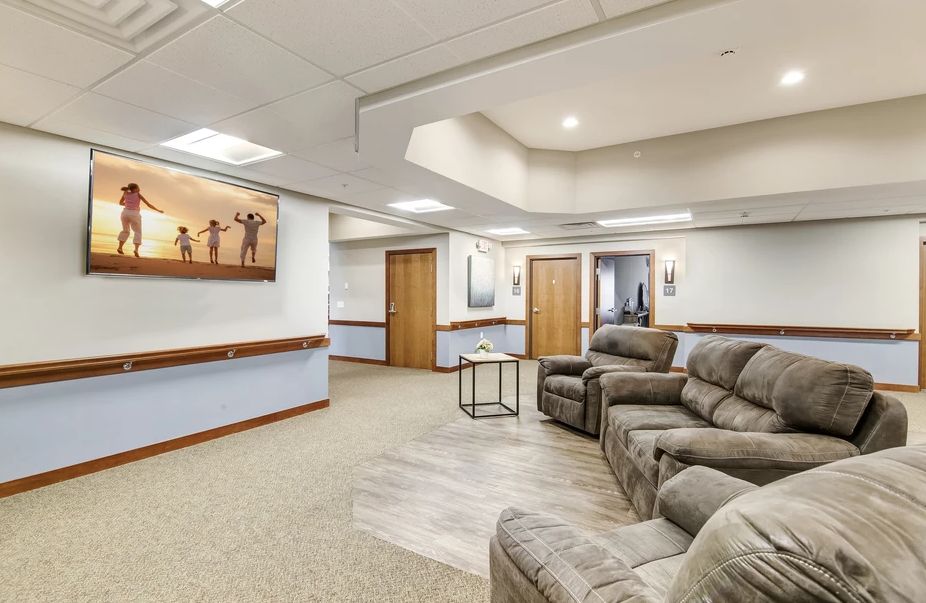 Suite Living Senior Care - Little Canada