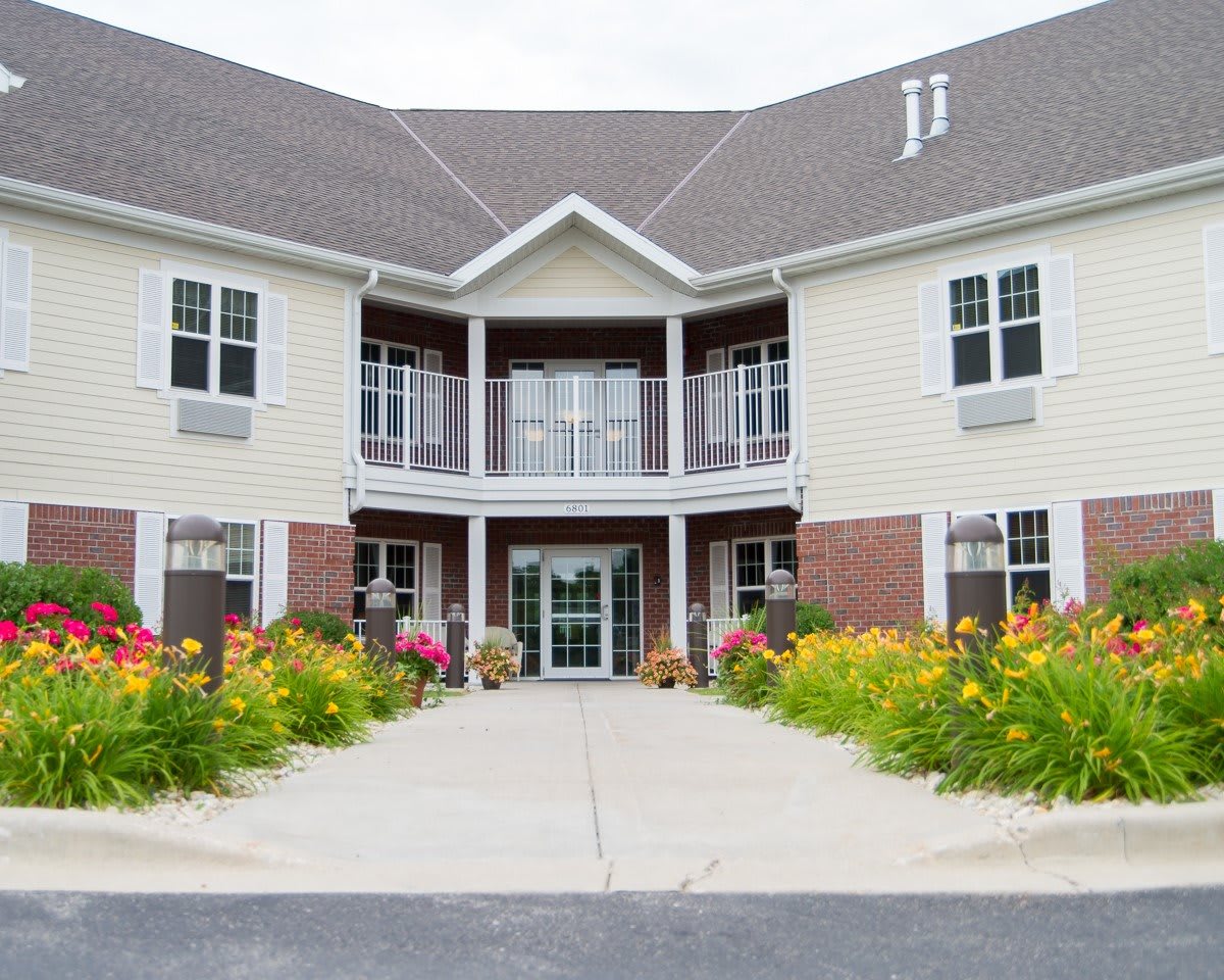 Clifden Court West