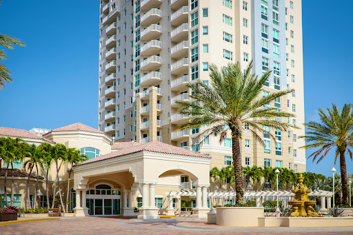 Vi at Aventura