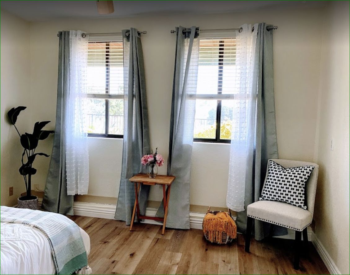 Mountain View Manor