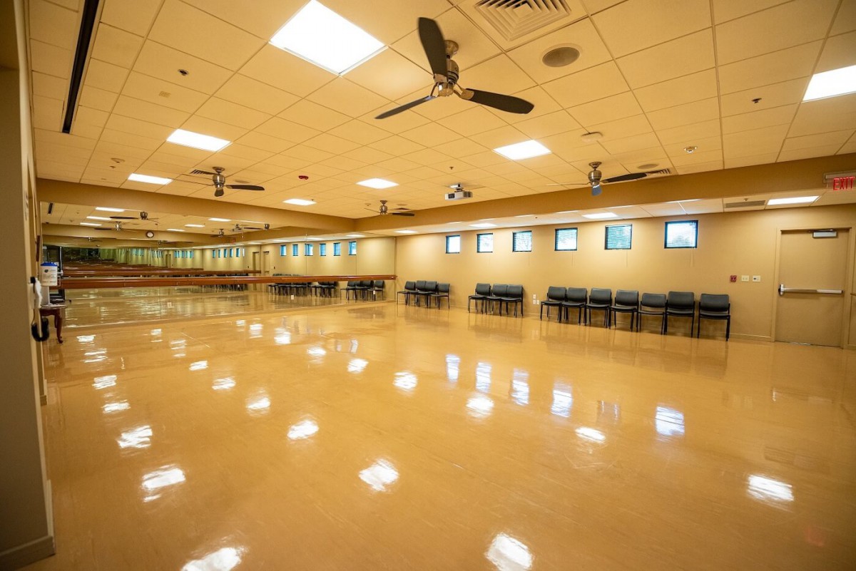 The Care Center At Royal Oaks
