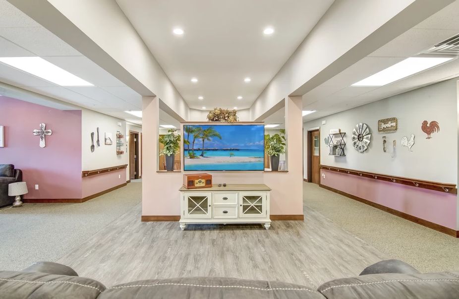 Suite Living Senior Care - Inver Grove Heights