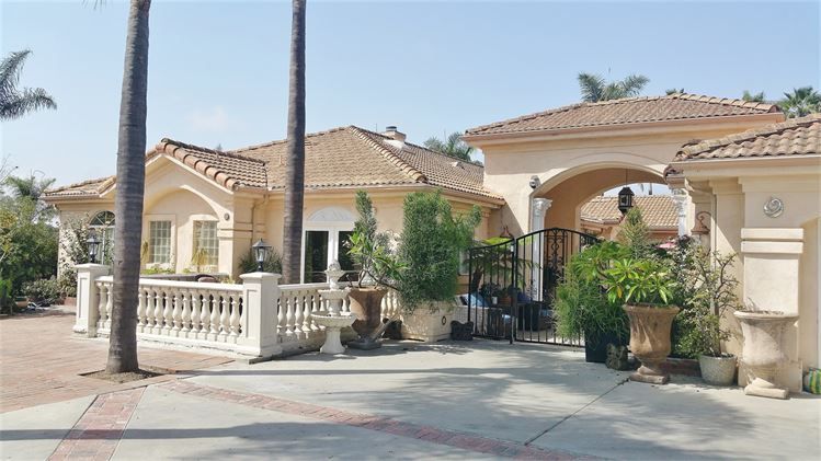 Alta Vista Manor