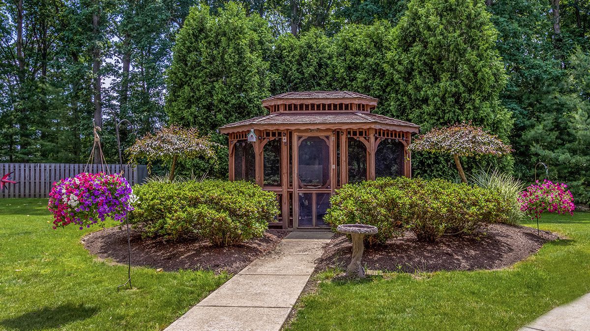 Holiday Whispering Oaks