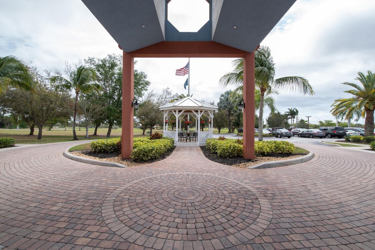 Barrington Terrace of Naples