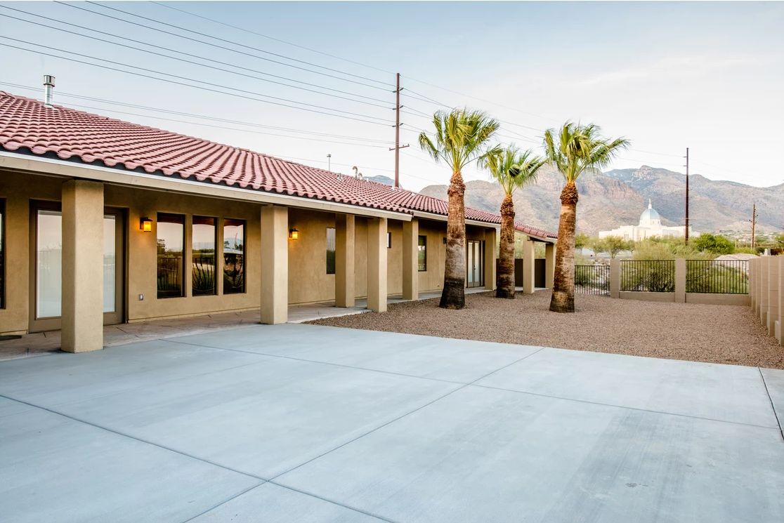 Hacienda De Luna Assisted Living
