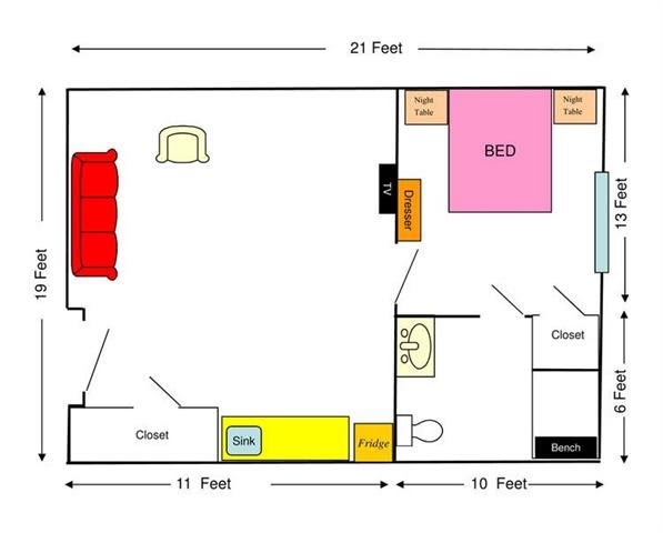 This image is a floor plan of an apartment, detailing room layouts and dimensions.