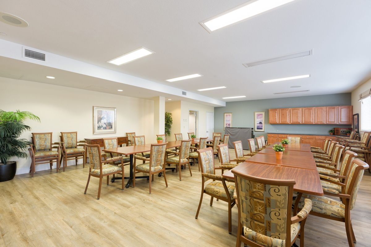 Lincoln Meadows Senior Living
