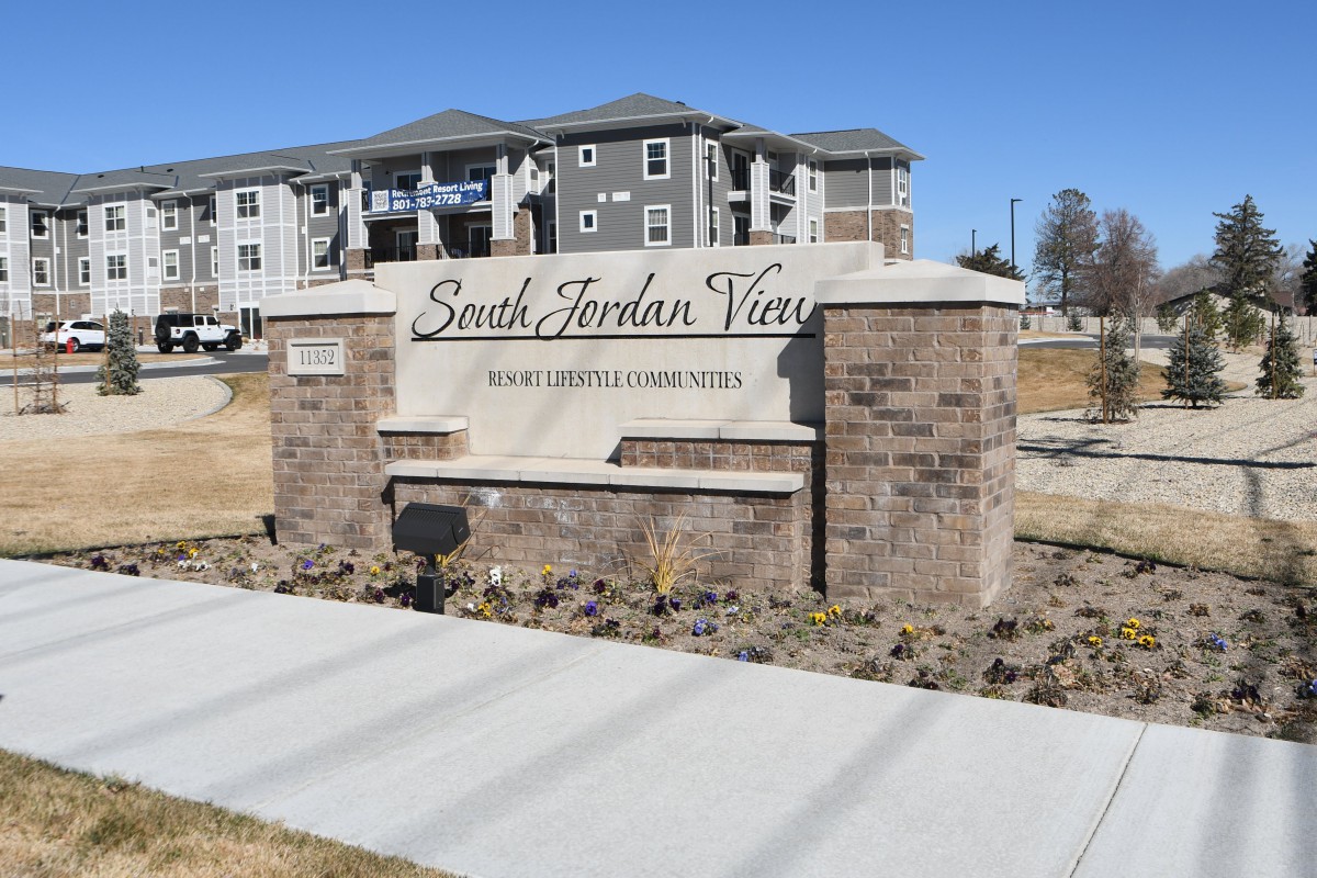 Entrance sign for South Jordan View Apartment Community.