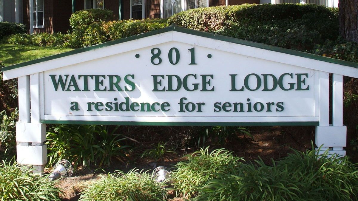 Waters Edge Lodge