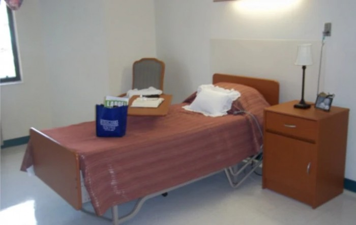 Royal Oaks Nursing And Rehab Center