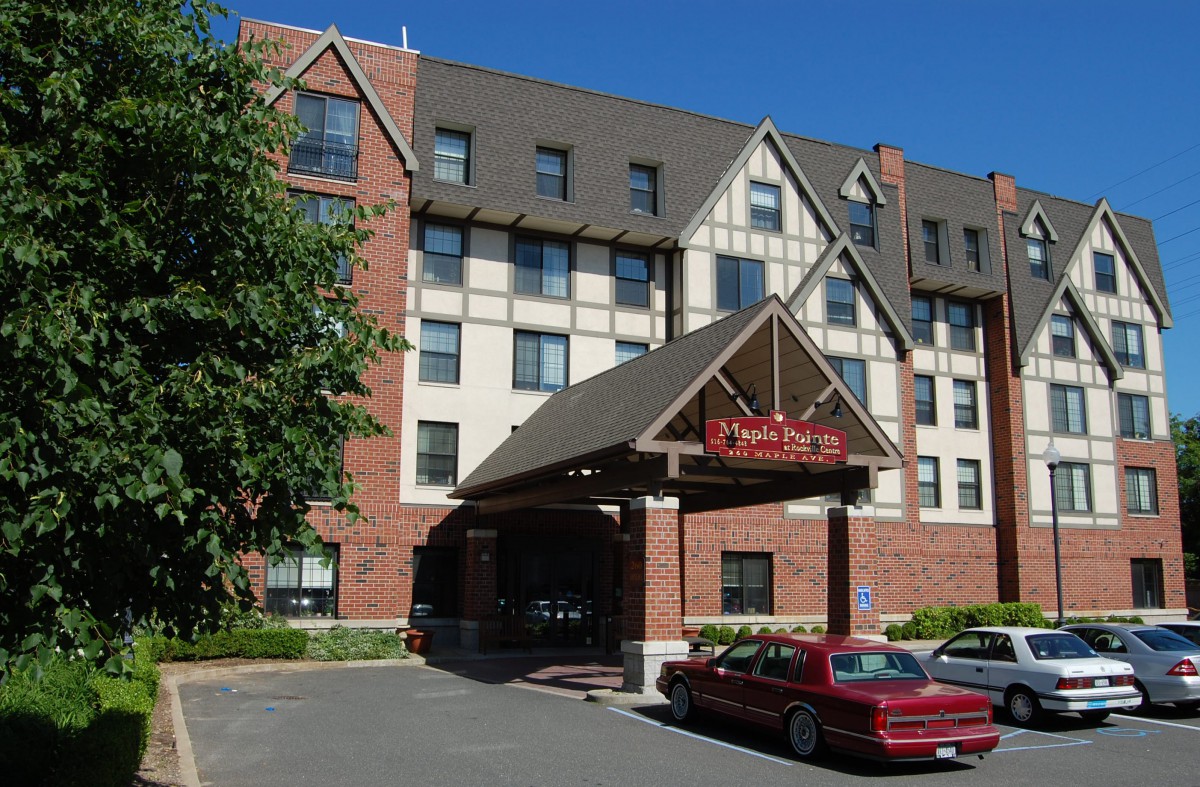 Maple Pointe at Rockville Centre Assisted Living