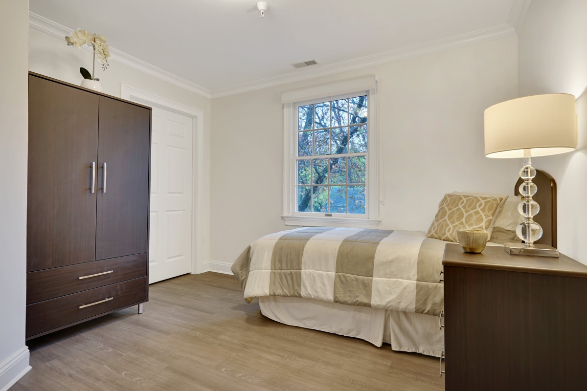 Fox Trail Memory Care Living at Lake Street