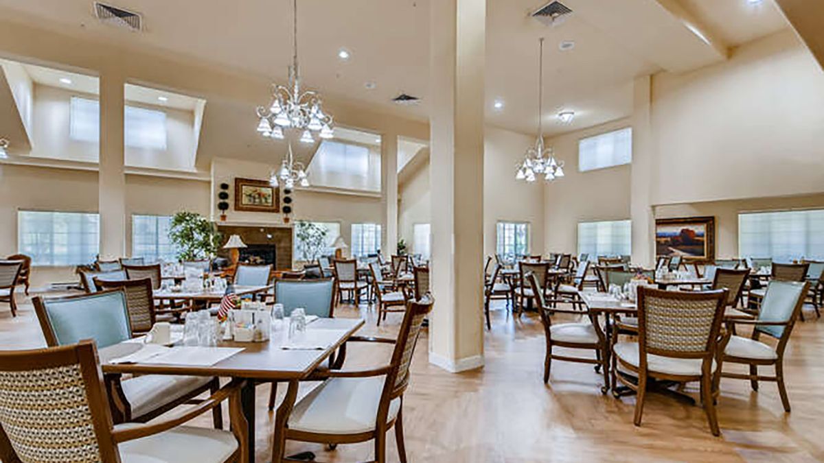Holiday Dogwood Estates