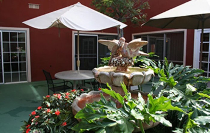 Windsor Gardens Healthcare Center of the Vall