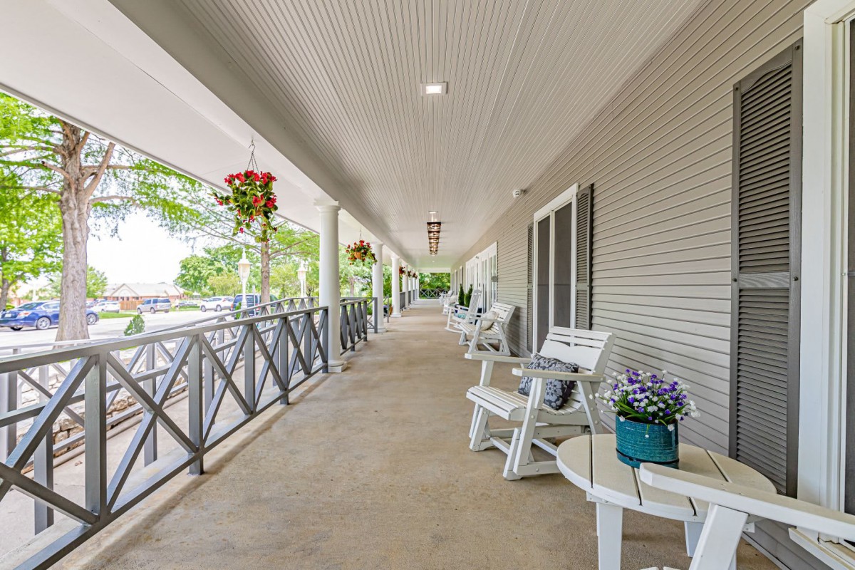 Lake Point Assisted Living & Memory Care - Denison