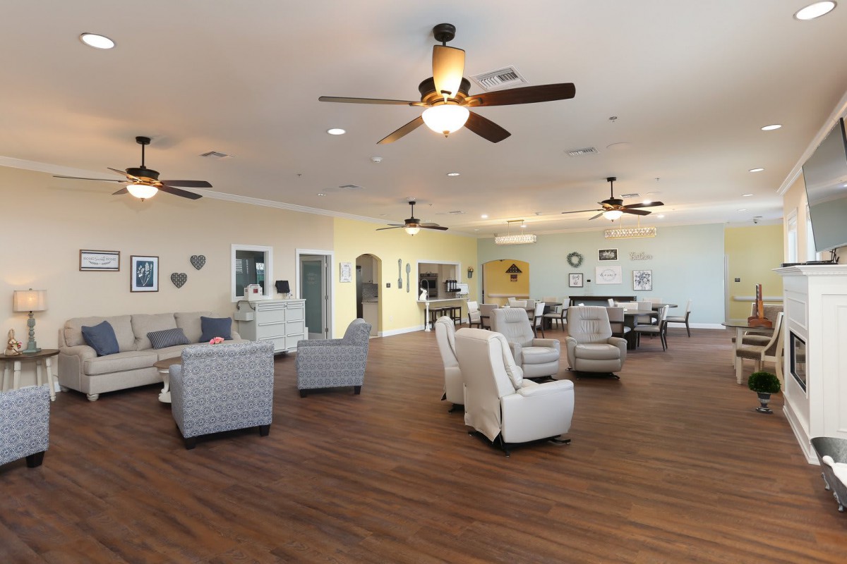 Serenity Oaks Assisted Living and Memory Care