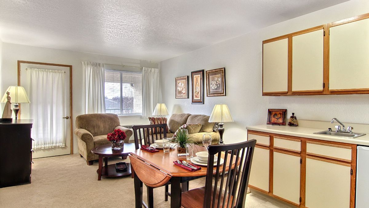 Holiday Montvale Estates