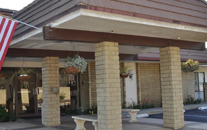 Holiday Manor Care Center