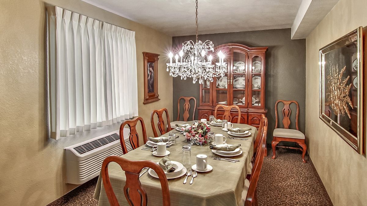 Holiday Montvale Estates