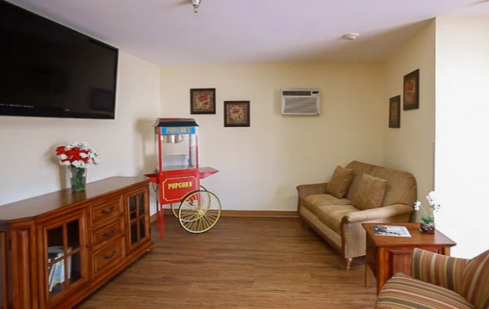 Life Care Center Of Yuma