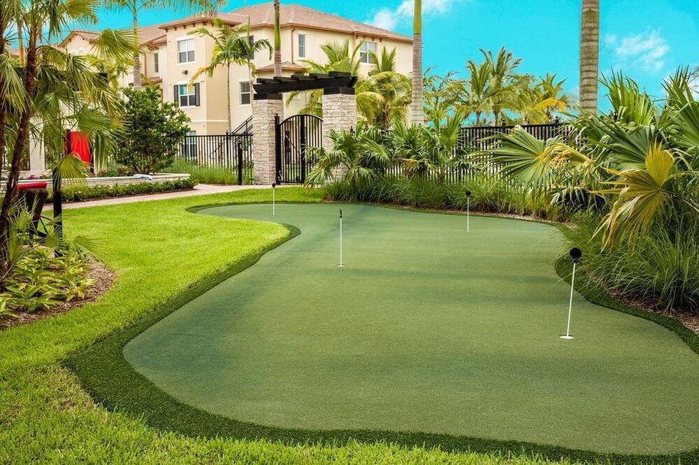 UpsideHoM Pembroke Pines