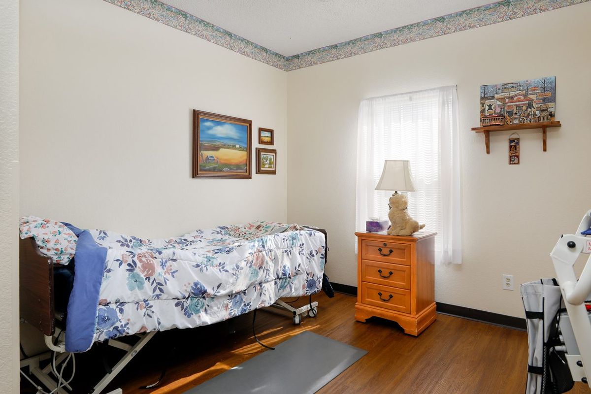 Kelly House Of Topeka