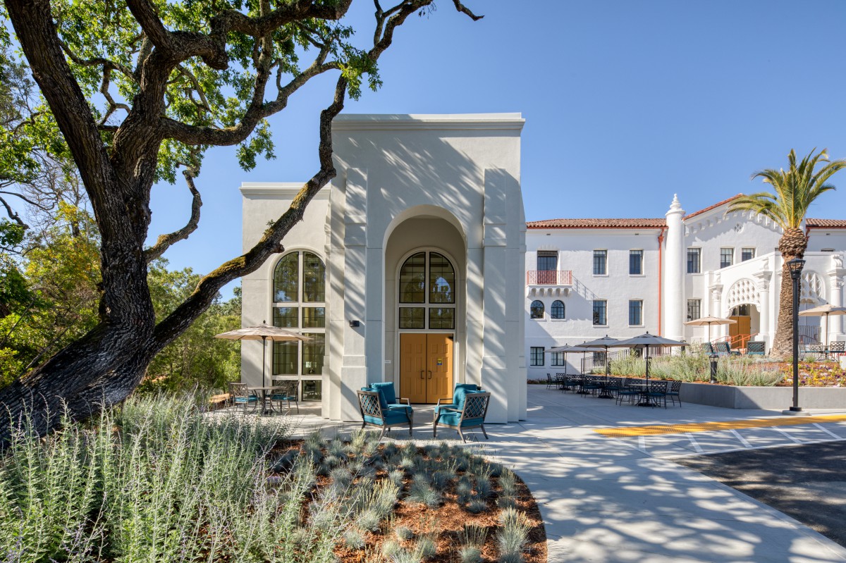 Elegance at Hamilton Hill