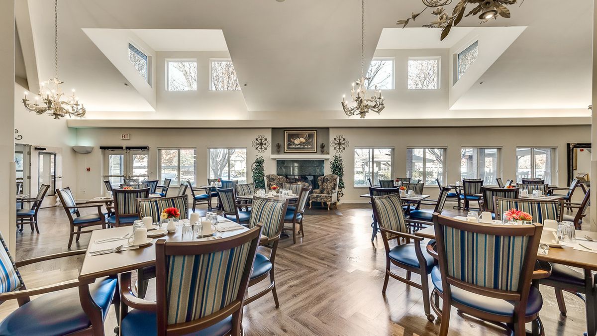 Holiday Whiterock Court