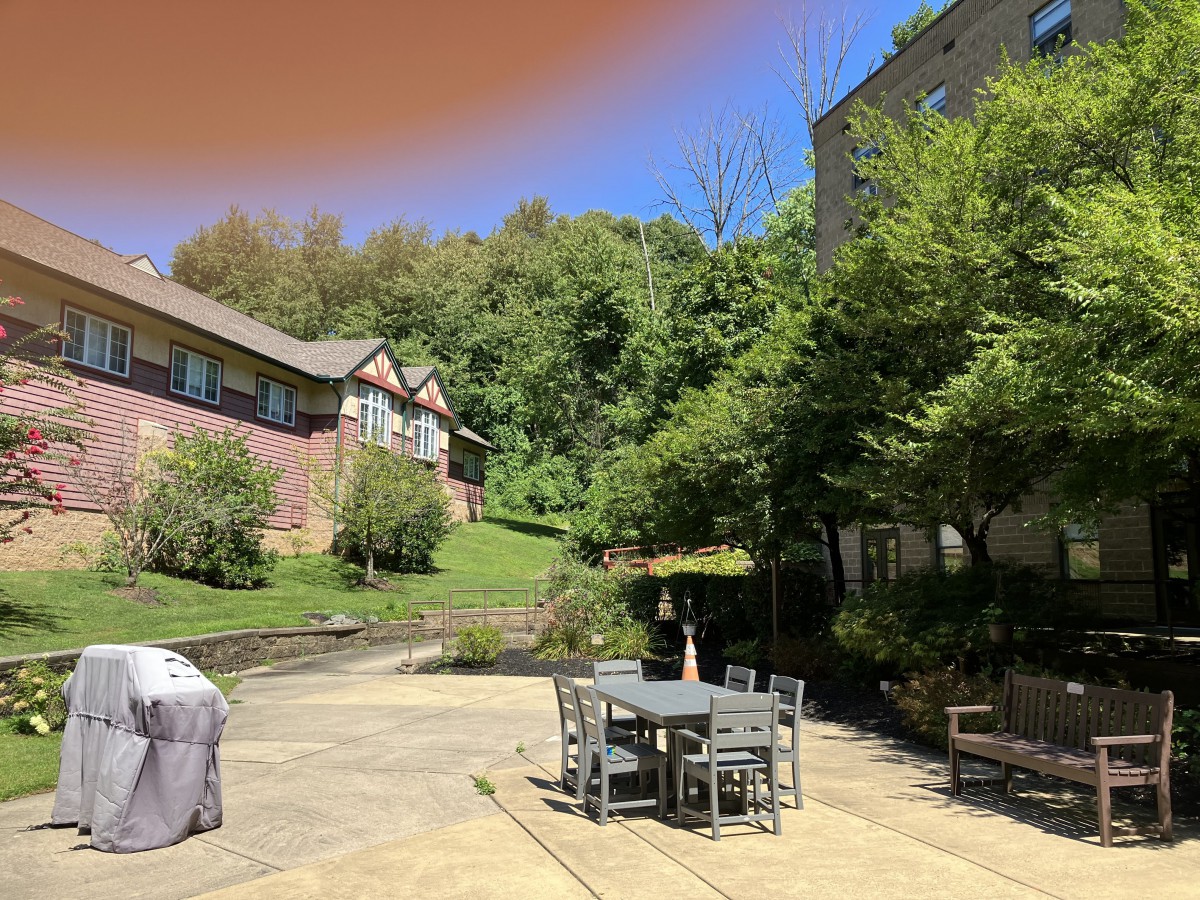 The Manor & Manor Court