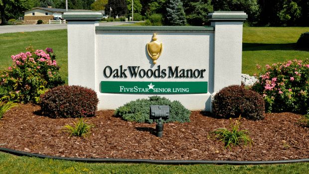 Oak Woods Manor