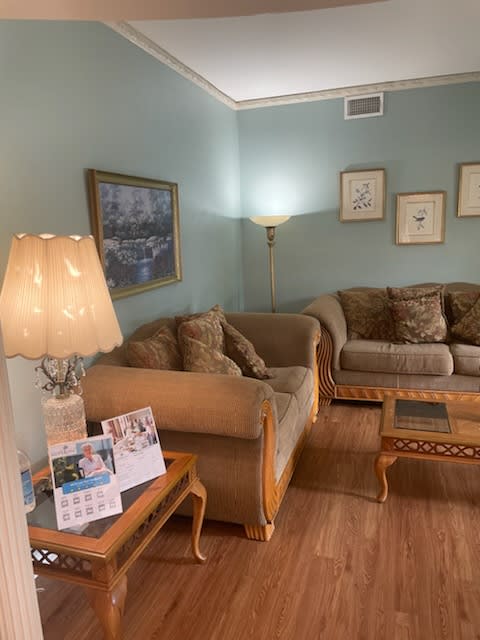 Silver Leaf Assisted Living at Tophill Circle