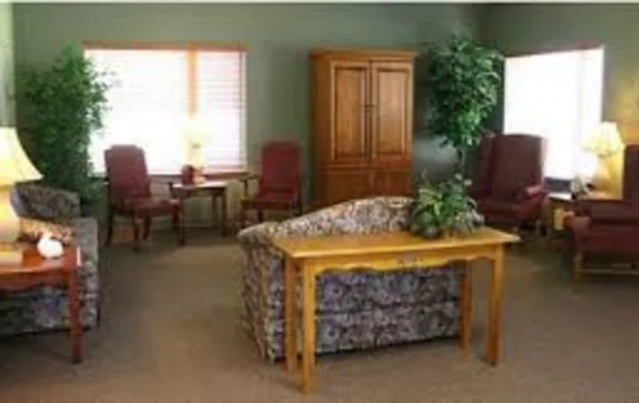 Holmes Lake Rehabilitation & Care Center