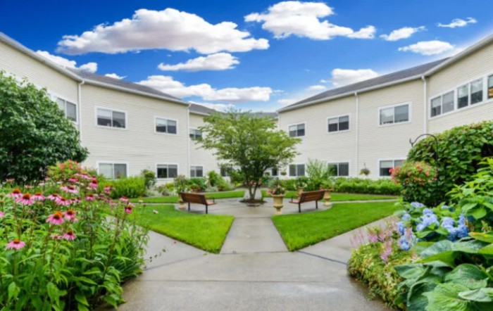 Cambridge Manor